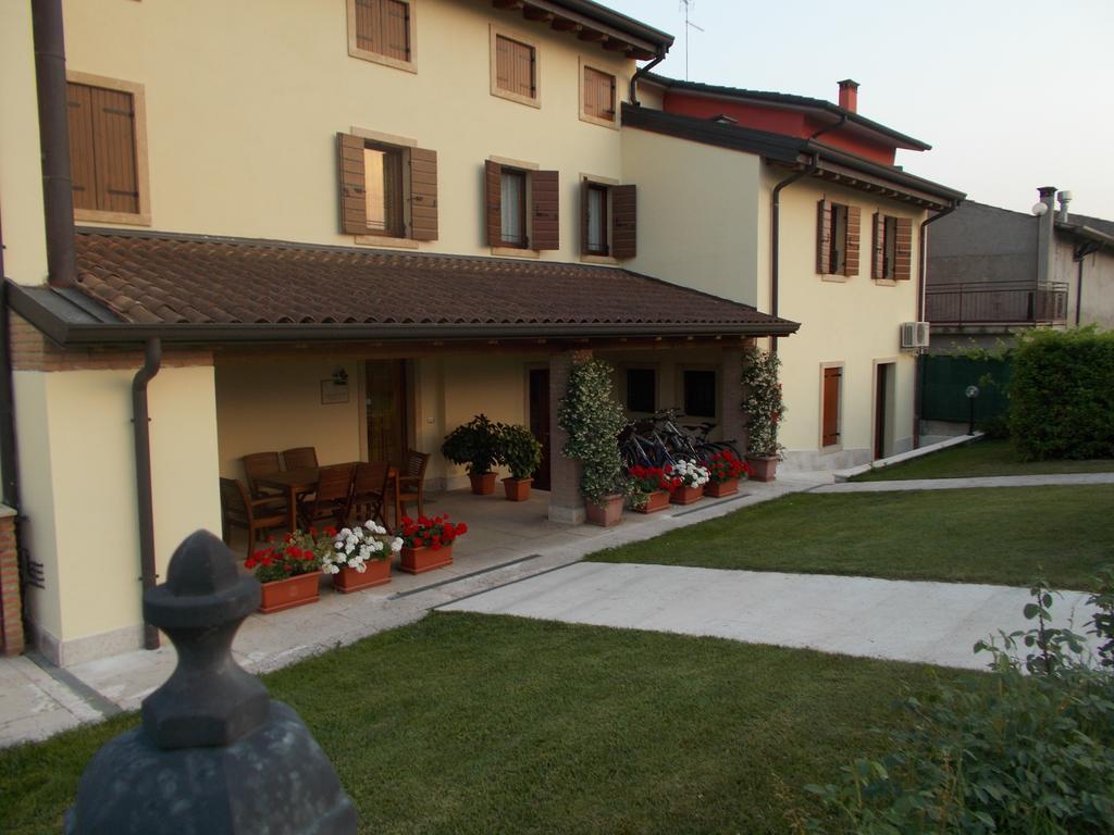 Agriturismo Al Tralcio Valeggio sul Mincio Bagian luar foto