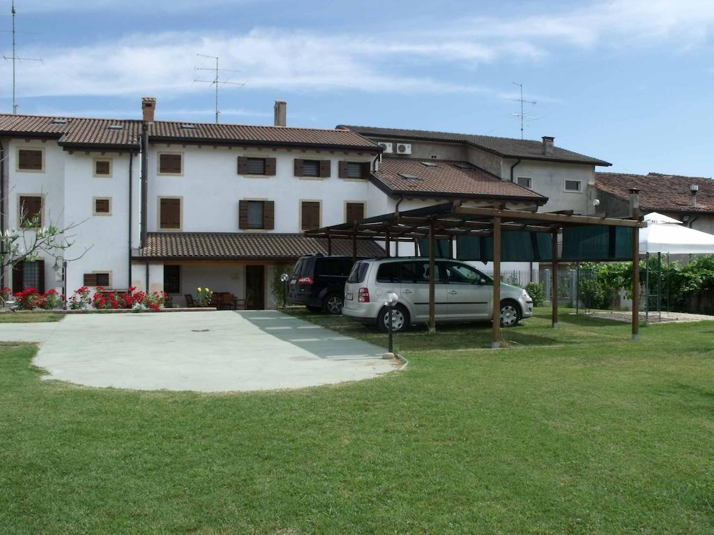 Agriturismo Al Tralcio Valeggio sul Mincio Bagian luar foto