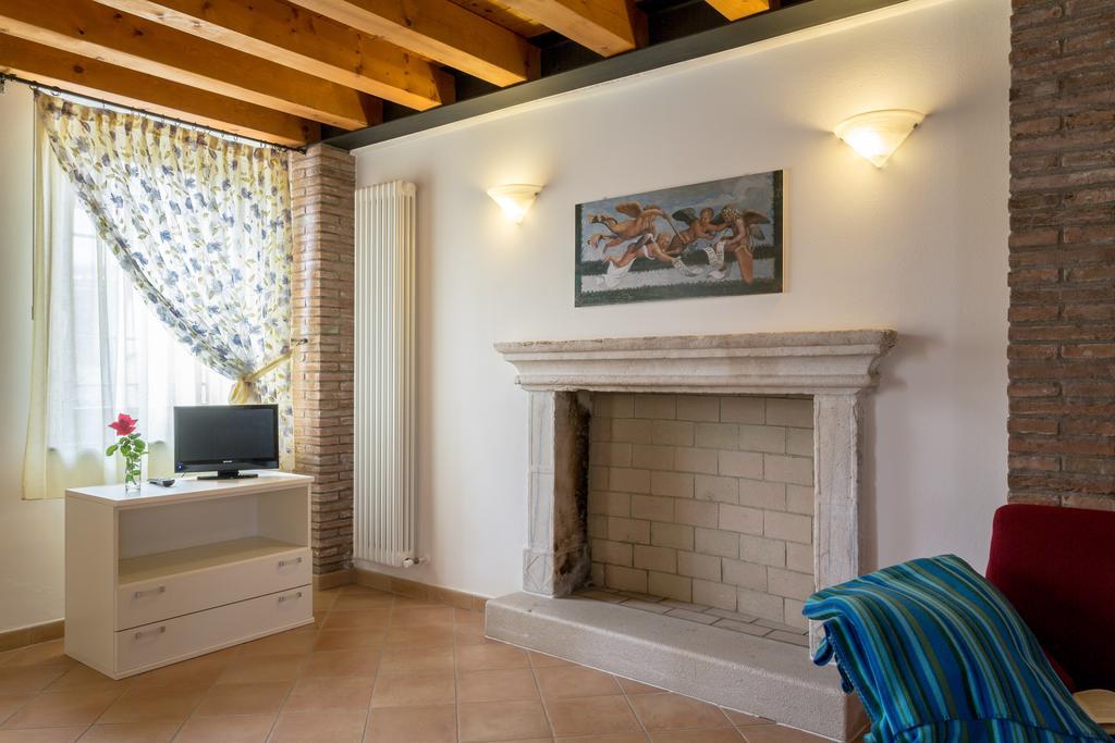 Agriturismo Al Tralcio Valeggio sul Mincio Bagian luar foto