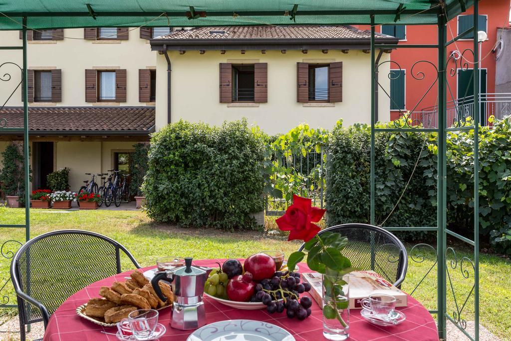 Agriturismo Al Tralcio Valeggio sul Mincio Bagian luar foto